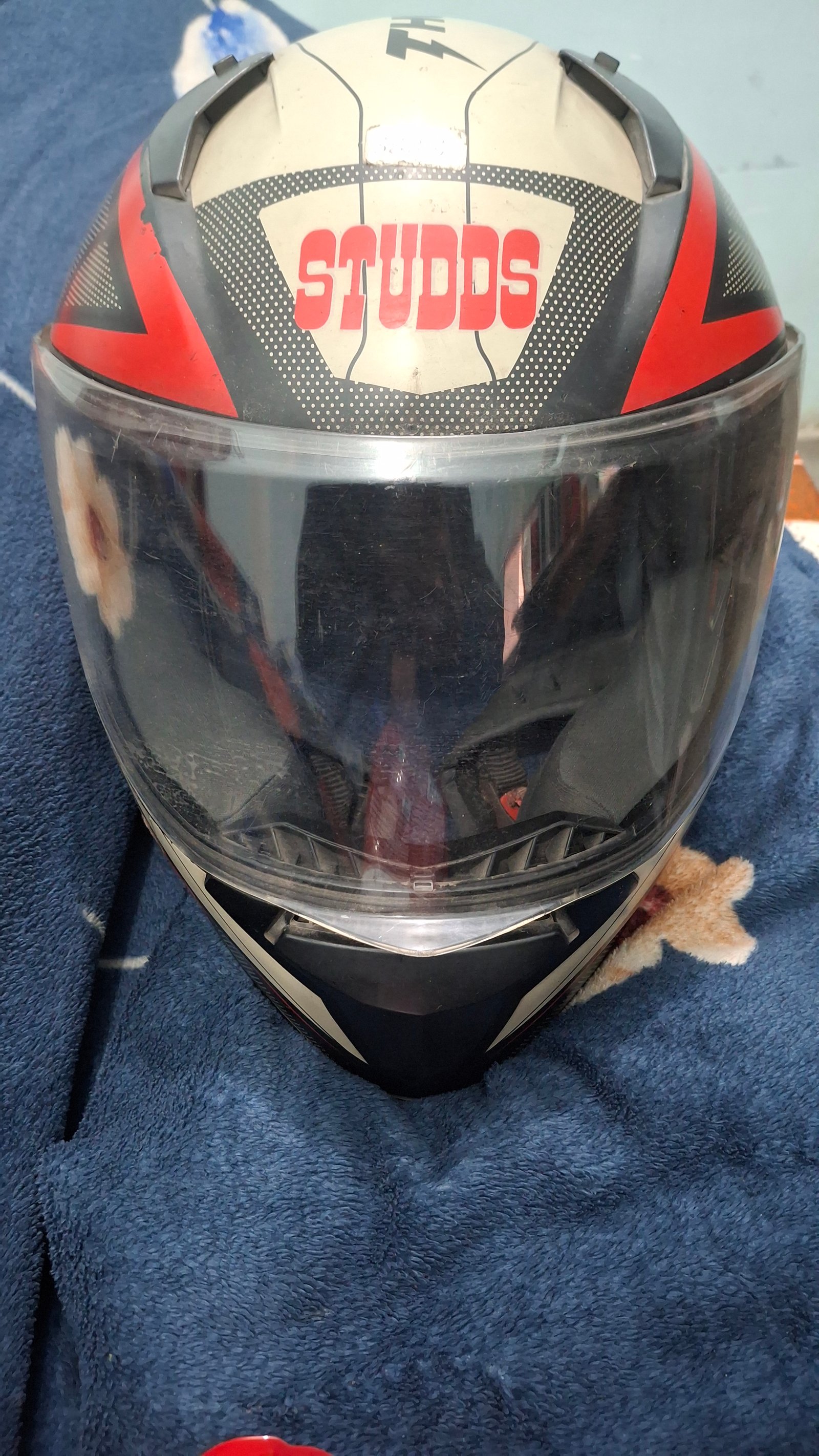 Studds Thunder Helmet